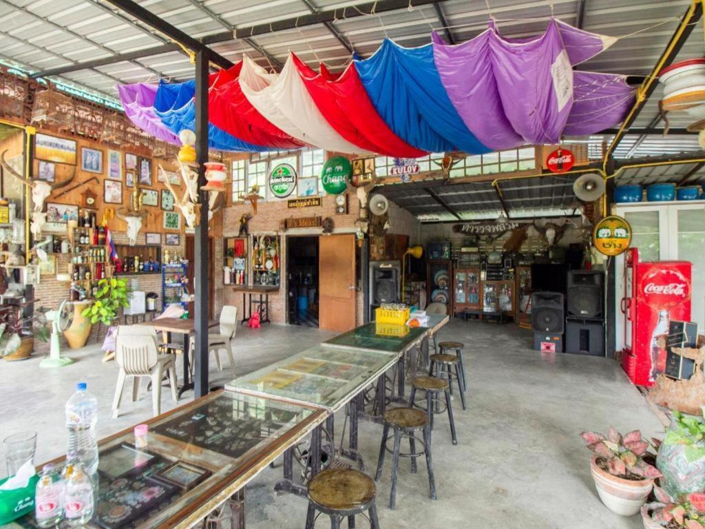 Oyo 999 Baan Pak Rom Ruen Hotel HHQ Buitenkant foto